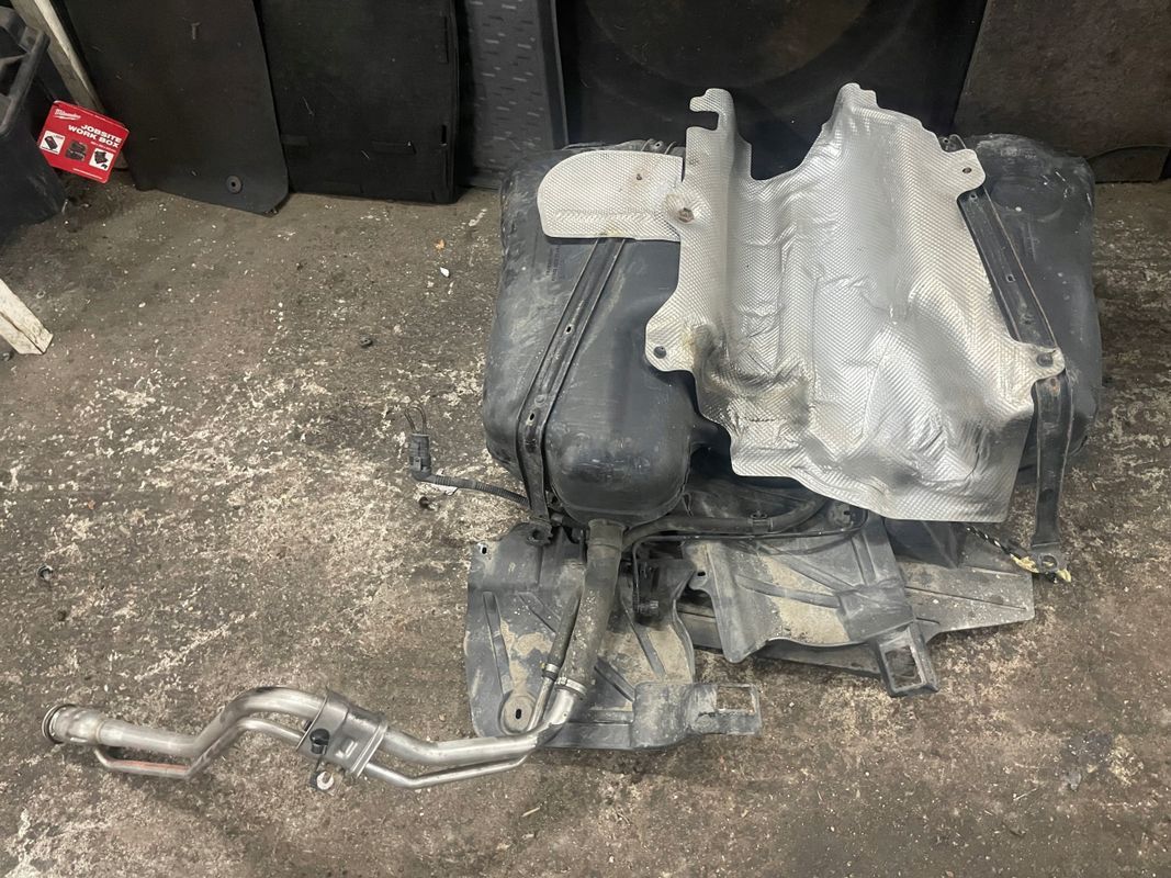 Zbiornik Paliwa Bak Pompa Paliwa Volvo V50/2.5t Awd 4x4
