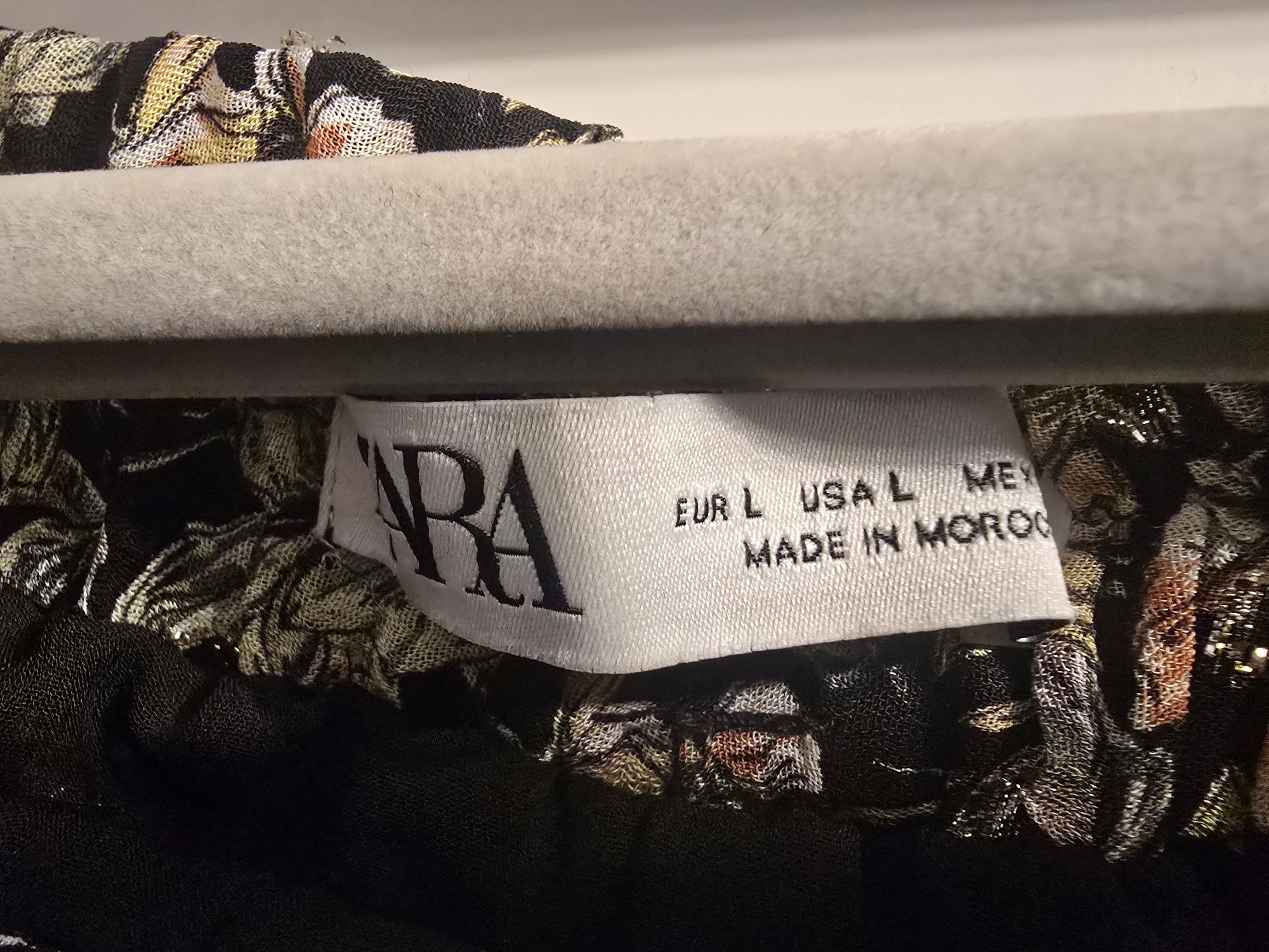 Spódnica w kwiatowy print Zara