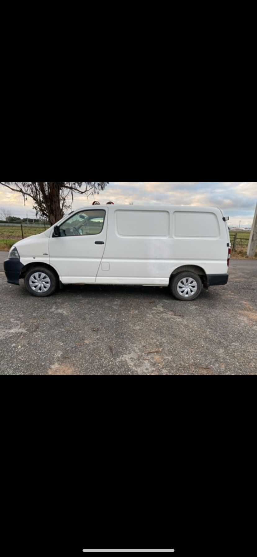 toyota hiace (top)