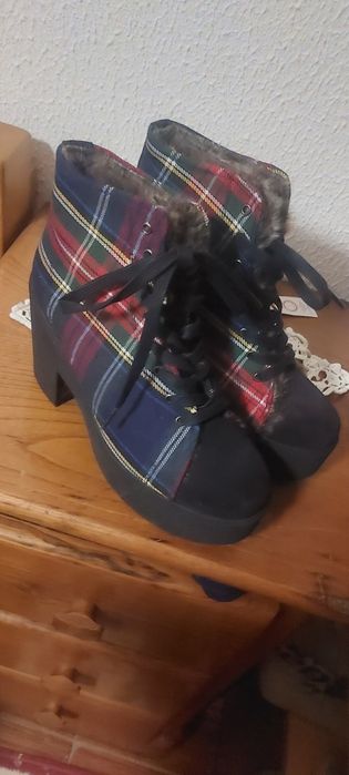 Botins tamanho 38