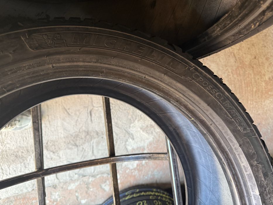 Шины БУ 255 40 R 20 Michelin Cross climate 2 резина всесезонная