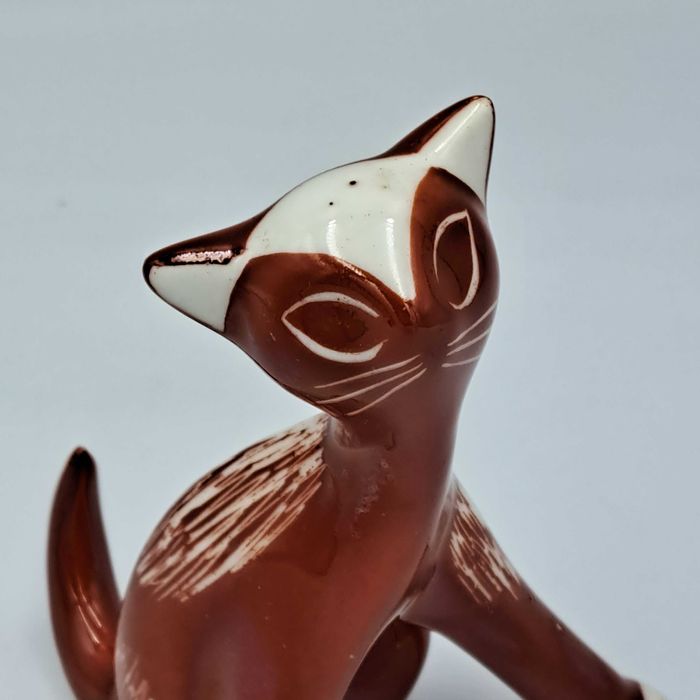 Figurka porcelanowa kotka, proj. Zdany Kosickiej, Bogucice, New Look