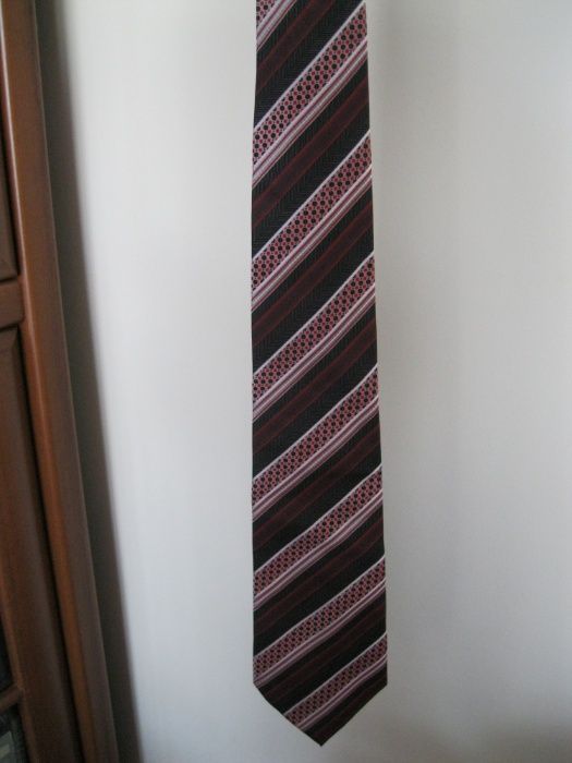 Продам галстук Yves Saint Laurent оригинал