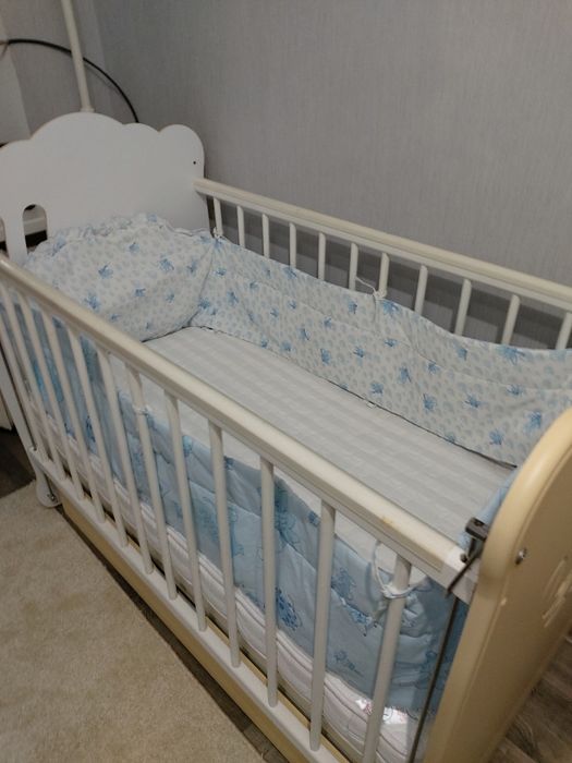 Кровать с маятником 120/70 Верес и матрасом.одеялом