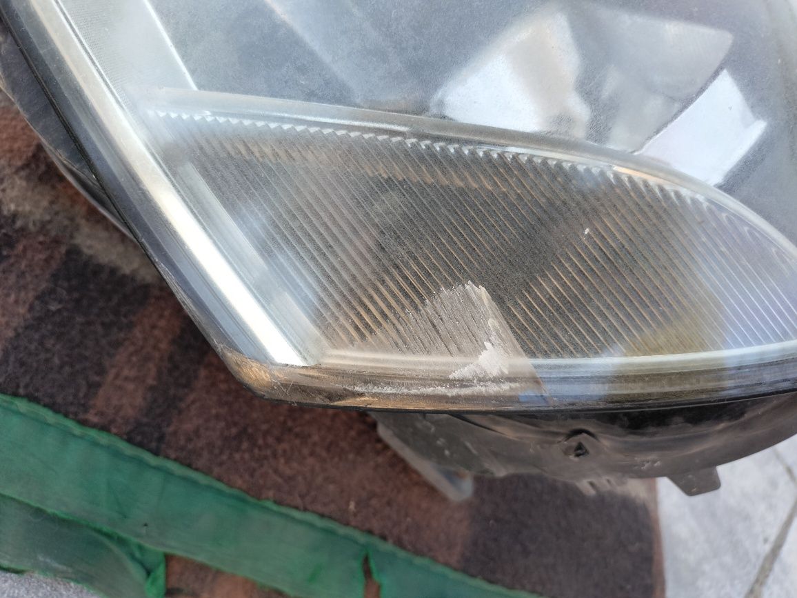 Lampy przednie passat b7  zwykle h7