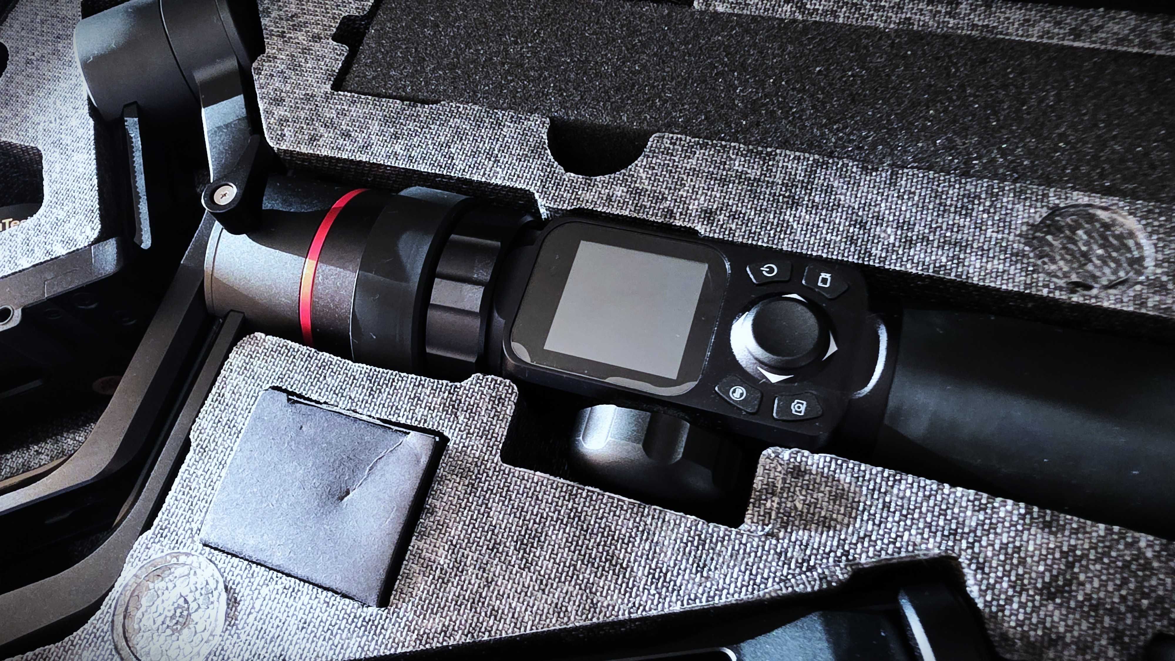 ZESTAW Gimbal FeiyuTech AK2000 + Uchwyt AKR1 + Follow Focus AKFI