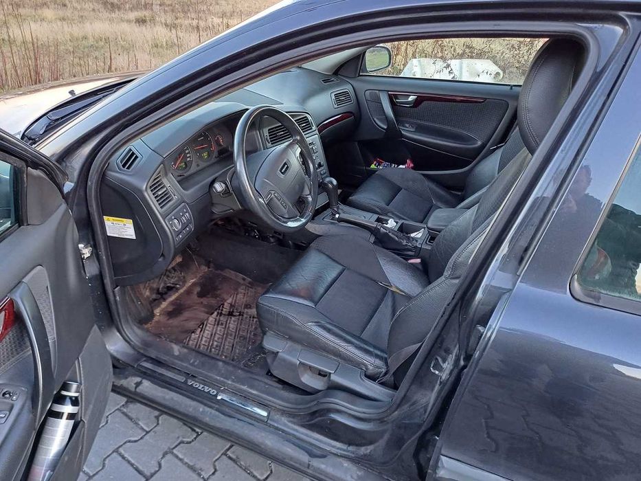 Volvo V70 2002r. 2,4D tani klasyk