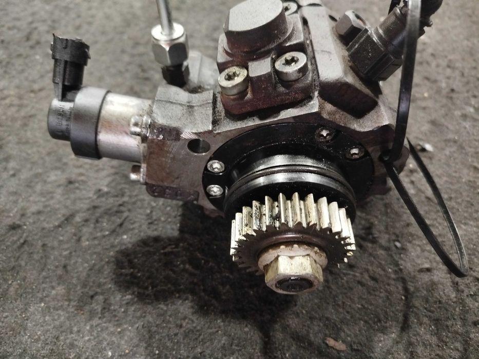 Паливний насос Renault Laguna Trafic Vivaro Nissan X-Trail Qashqai 2.0