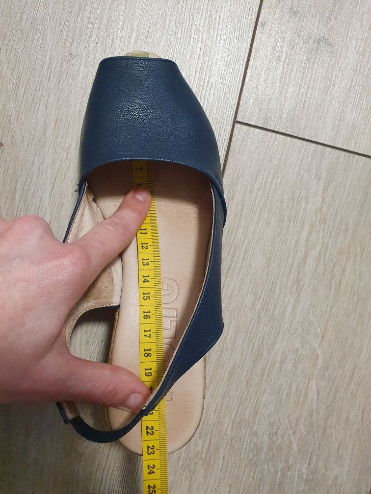Sandałki,  koturna Kulig