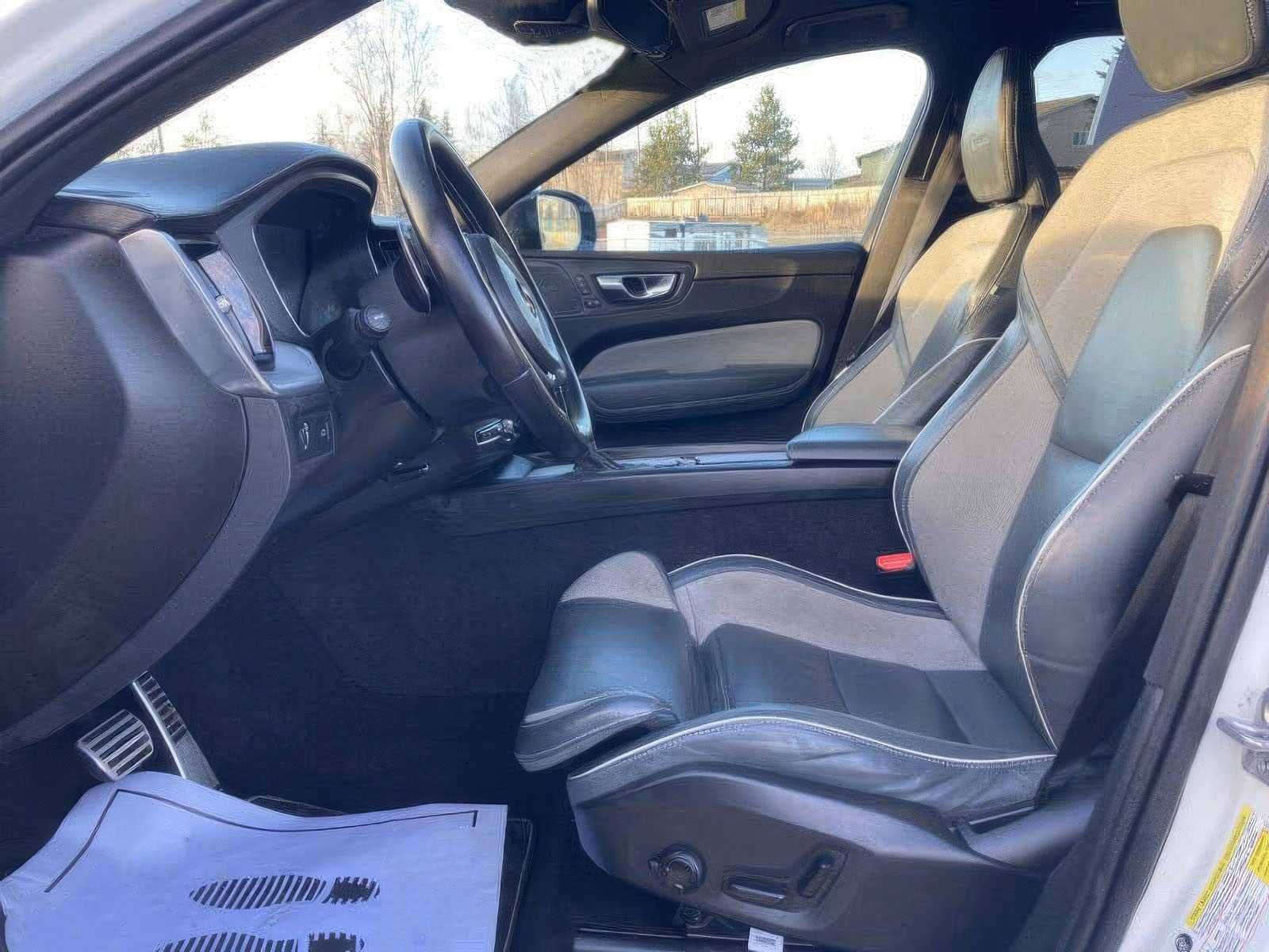 2020 Volvo XC60 T5 R-Design