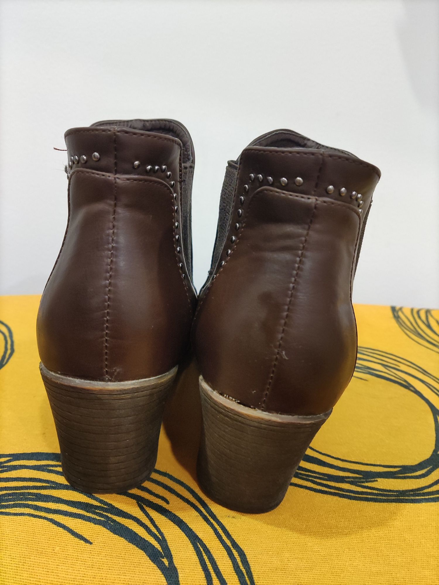 Botas castanhas 39