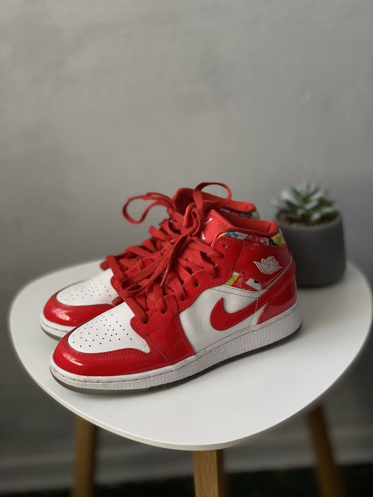 Air jordan 1 mid SE кросівки