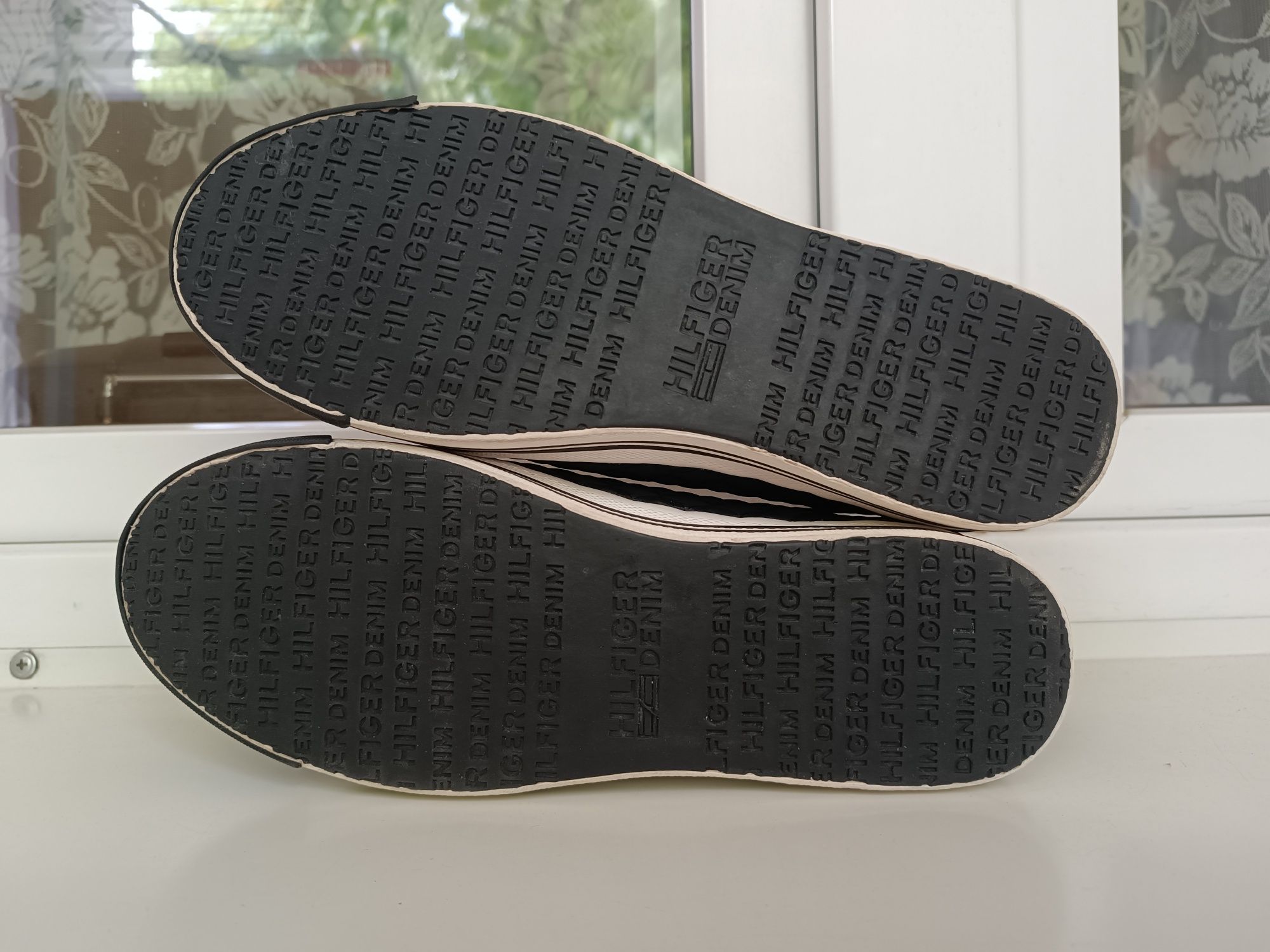 Buty slip on Lyon 9C2 Tommy Hilfiger 40
