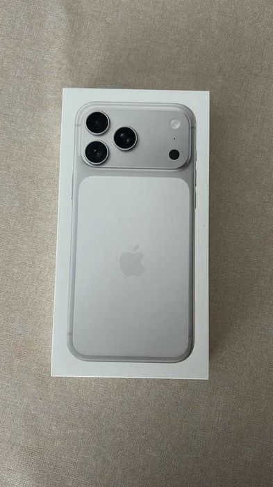 Apple iPhone 17 Pro Max 6.9" 256GB Silver