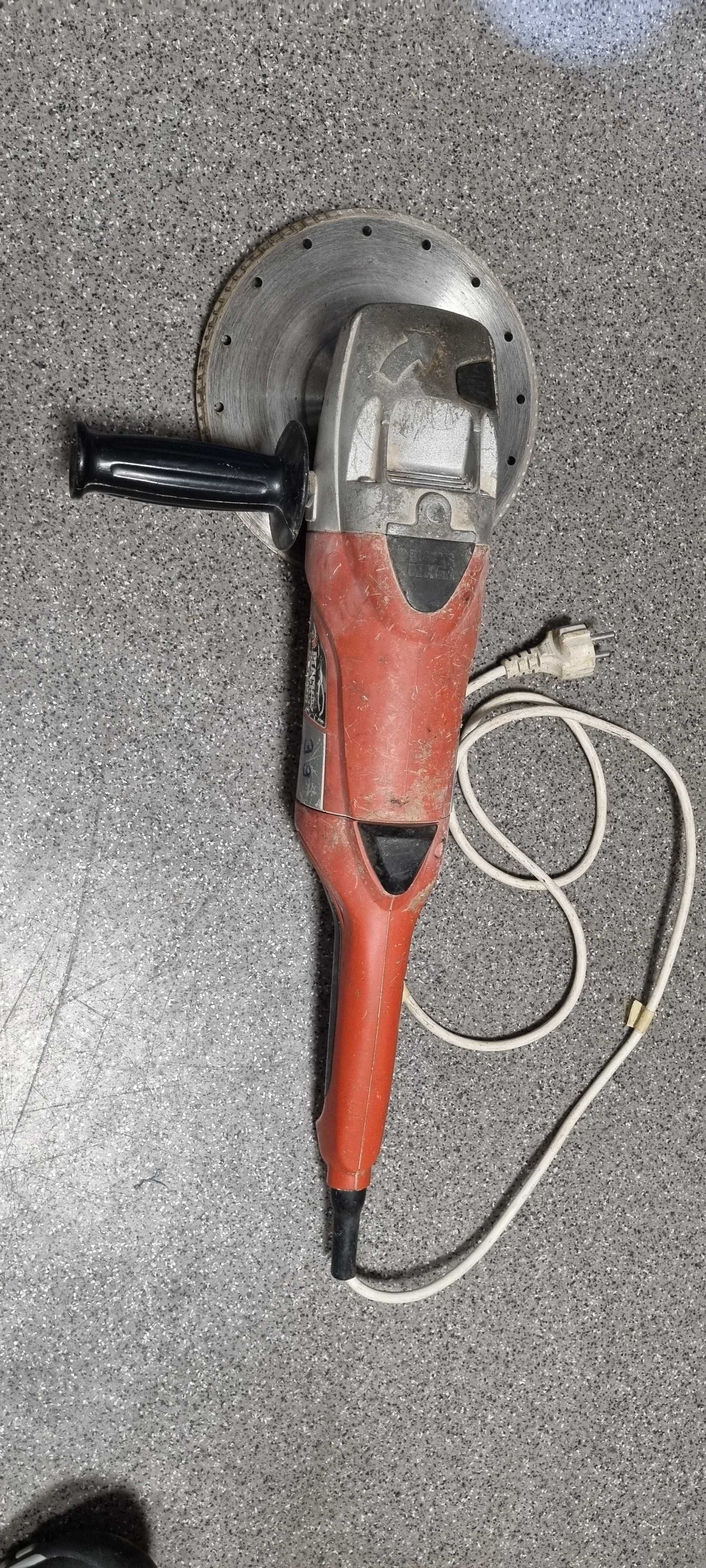 Szlifierka  kątowa  Black&Decker  KG-2000