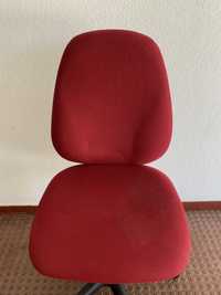 Cadeira vermelho escritório com rodas