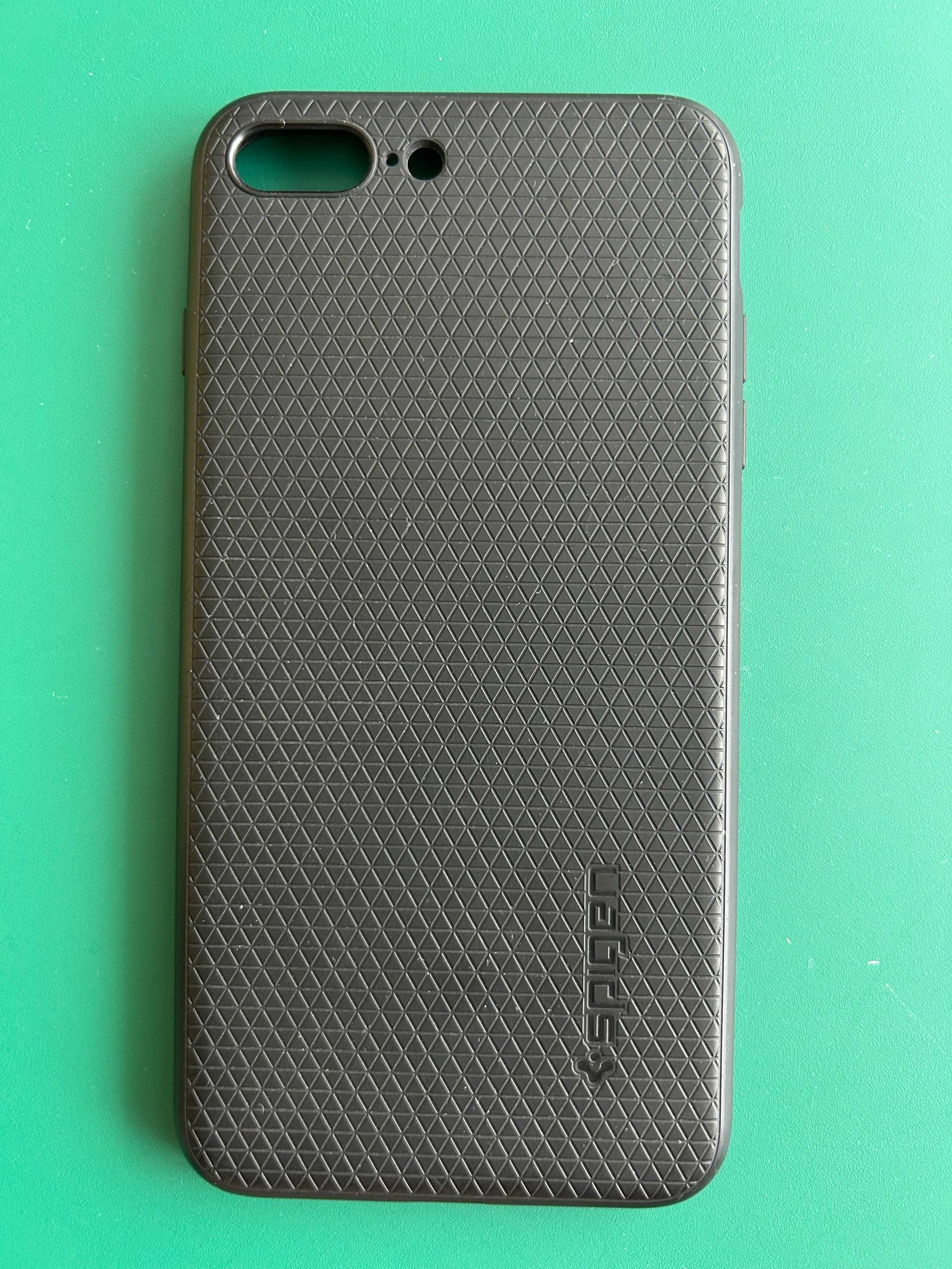 Plecki Spigen do iPhone 7 plus