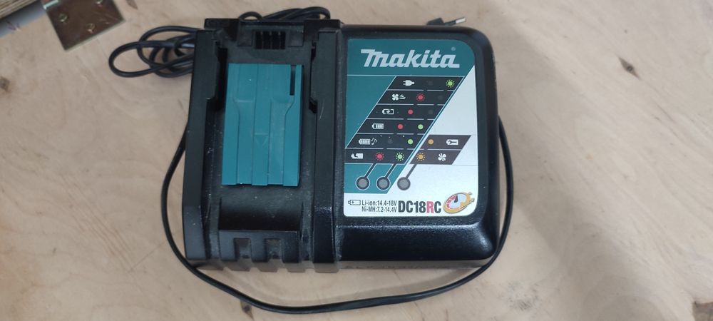 Sprzedam ładowarkę Makita DC18RC