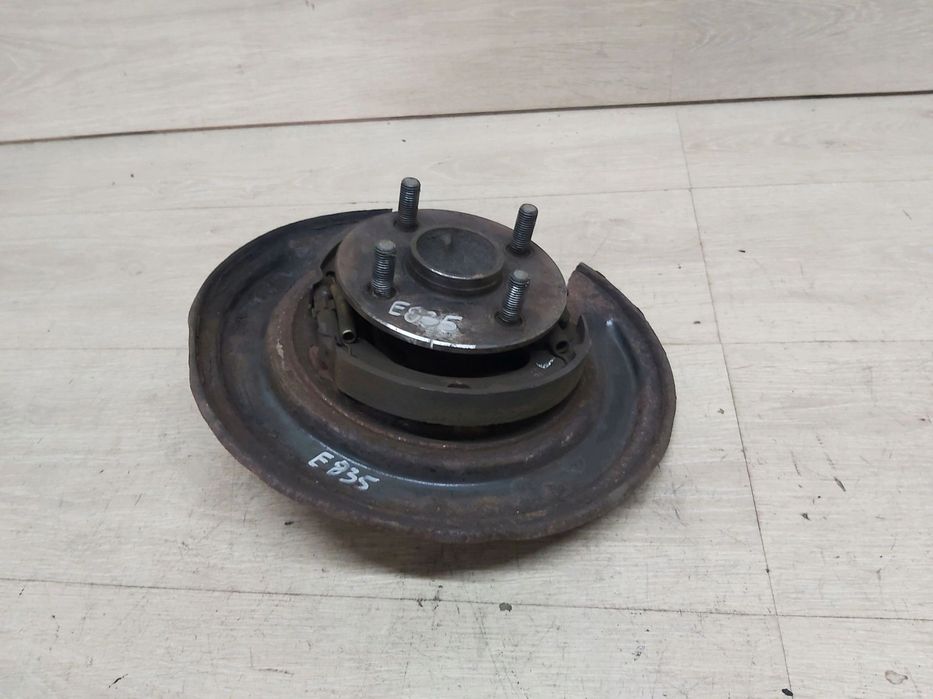 Toyota Corolla E12 osłona tarczy kotwicznej tył piasta 1,4 2,0 d4d LEWA