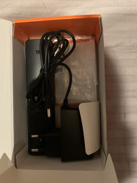 Продам Mi box S (практически новый)