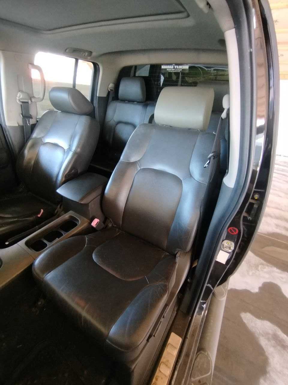 Сидіння сідушки Nissan Navara D40. Nissan Pathfinder R51
