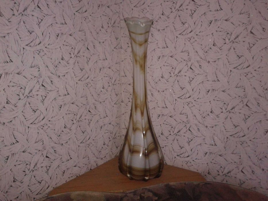 Большая стеклянная напольная ваза