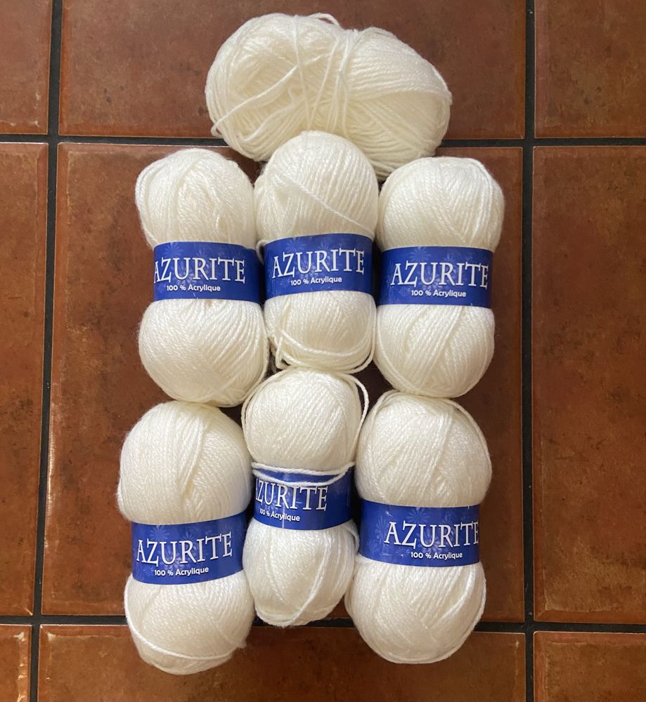 Novelos de lã Azurite em branco