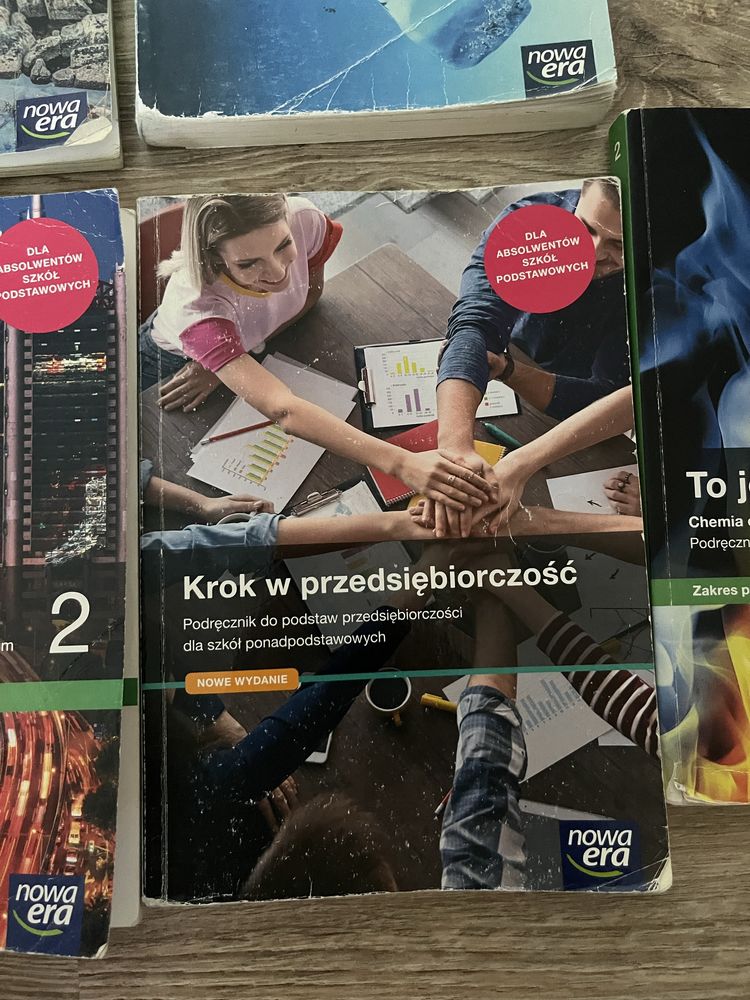 podręczniki oraz karty pracy/ćwiczenia do szkoły średniej