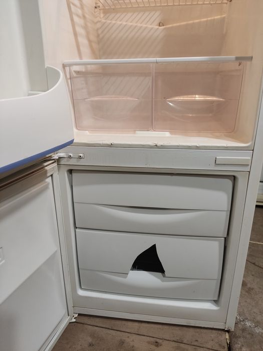 Холодильник Ardo 1,6 м.