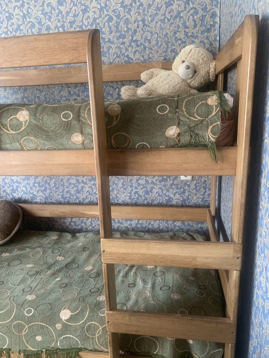 Продам ліжко двохярусне