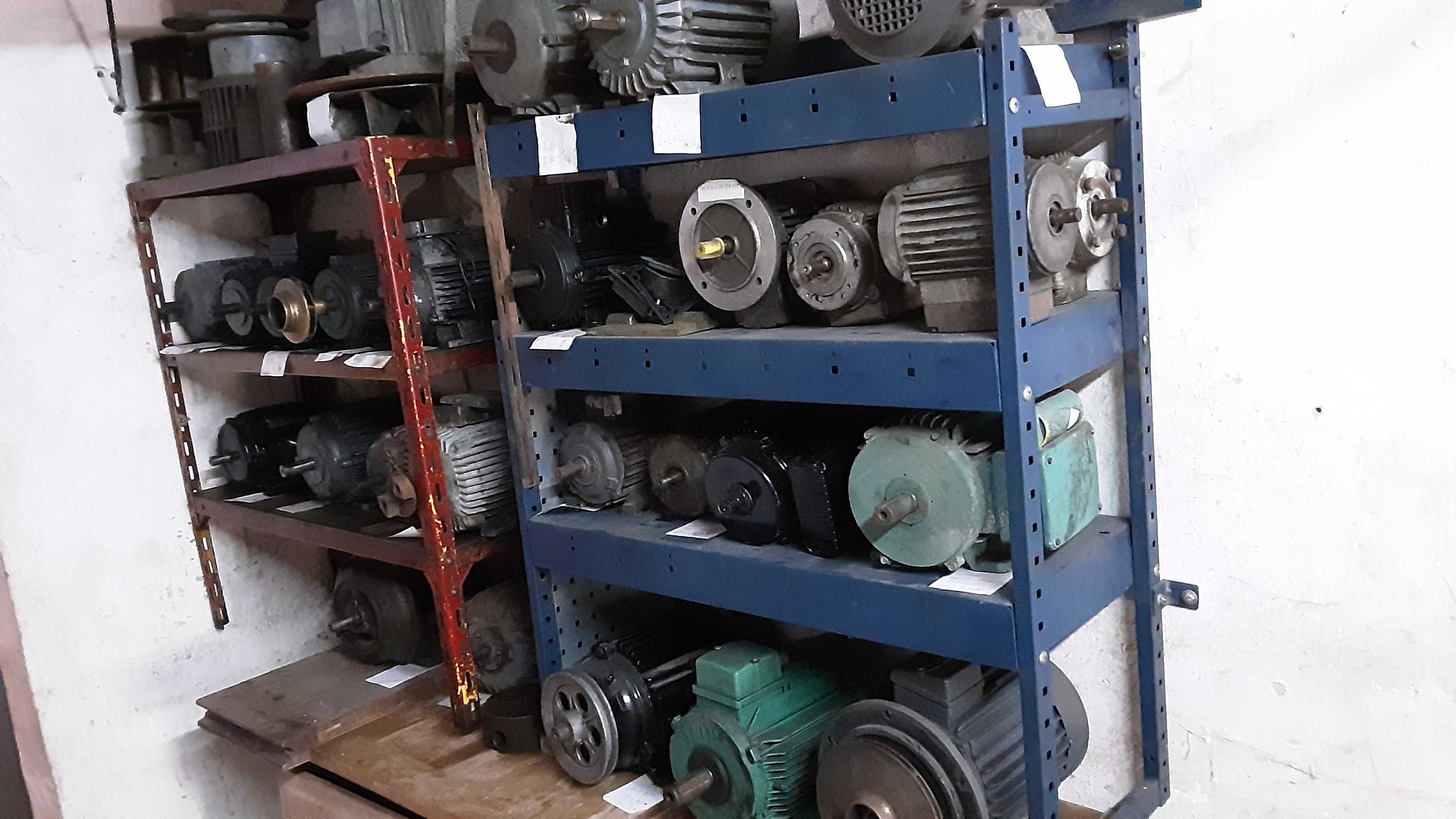 Motores elétricos de vários tamanhos