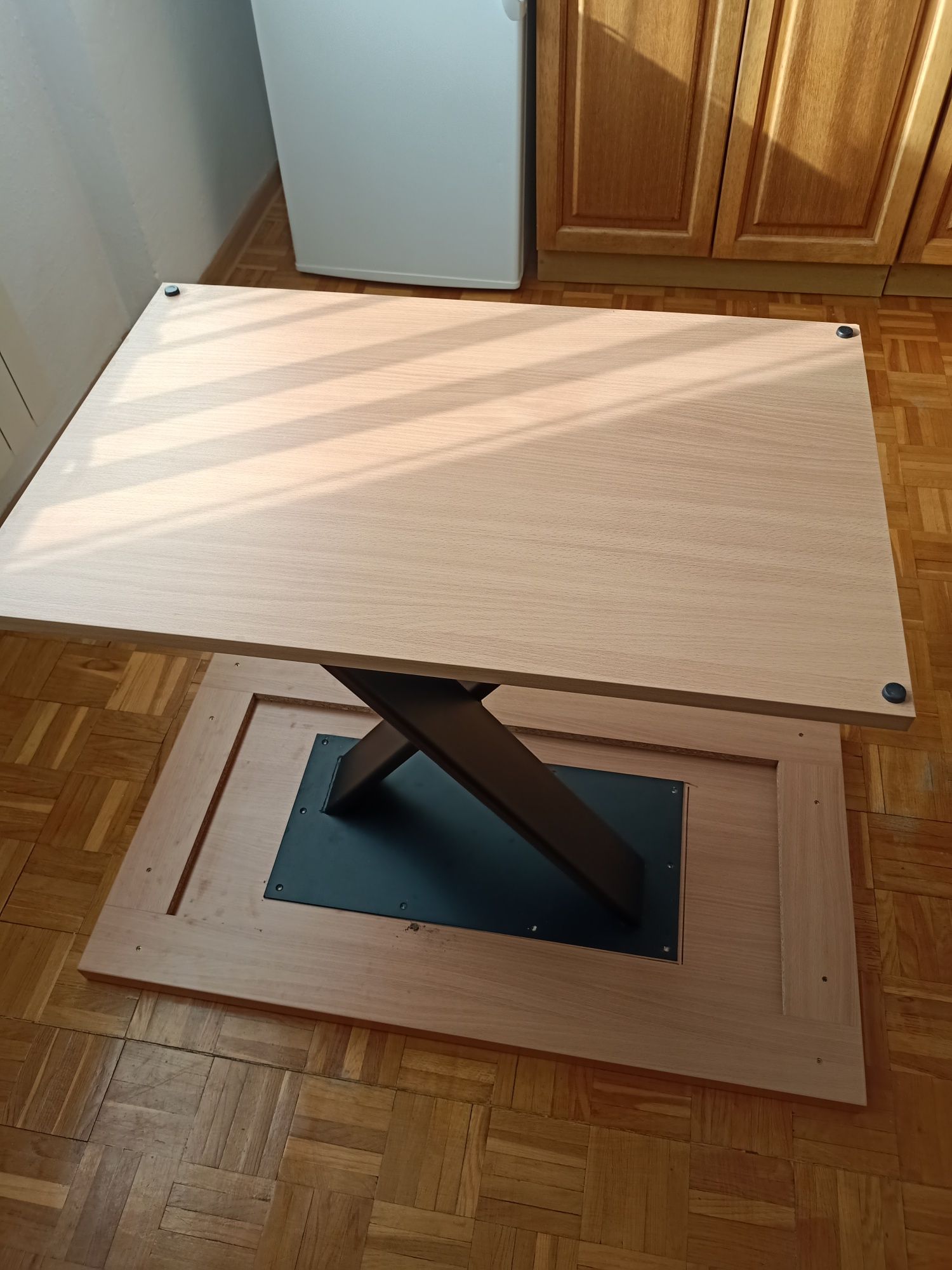 Komplet kuchenny rogówka ,stół ,dwa taborety.