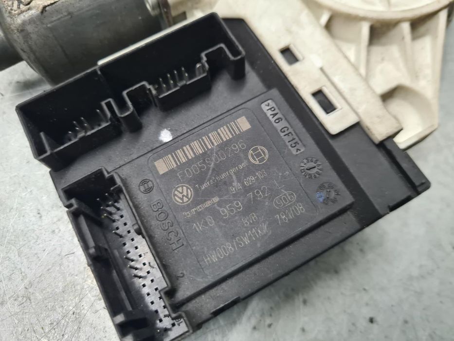 Motor vidro frente direito VOLKSWAGEN Golf V (1K1)