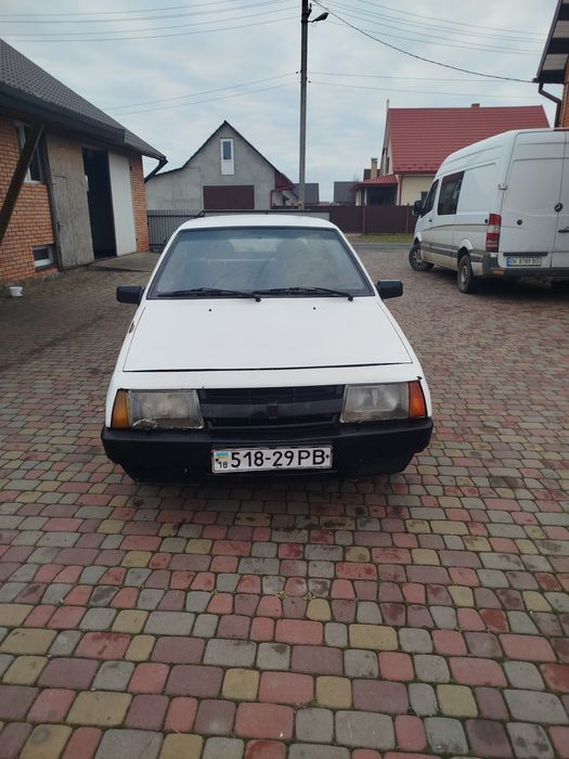 Продам машину ваз 2108