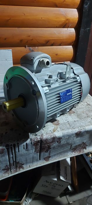 Асинхронний двигун Delphi 132s-4.   5.5квт.1500об.