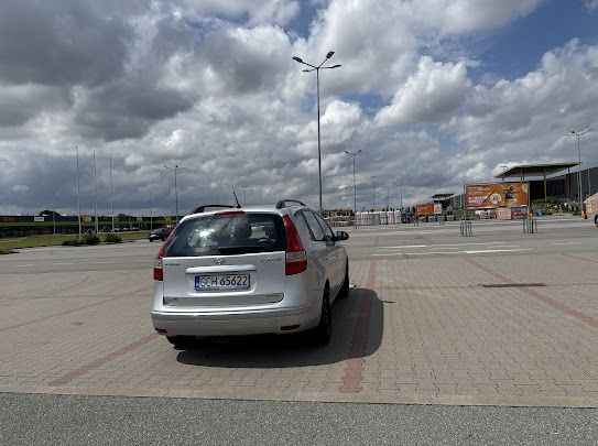 hyundai i30cw crdi 1.6 diesel combi, stan dobry