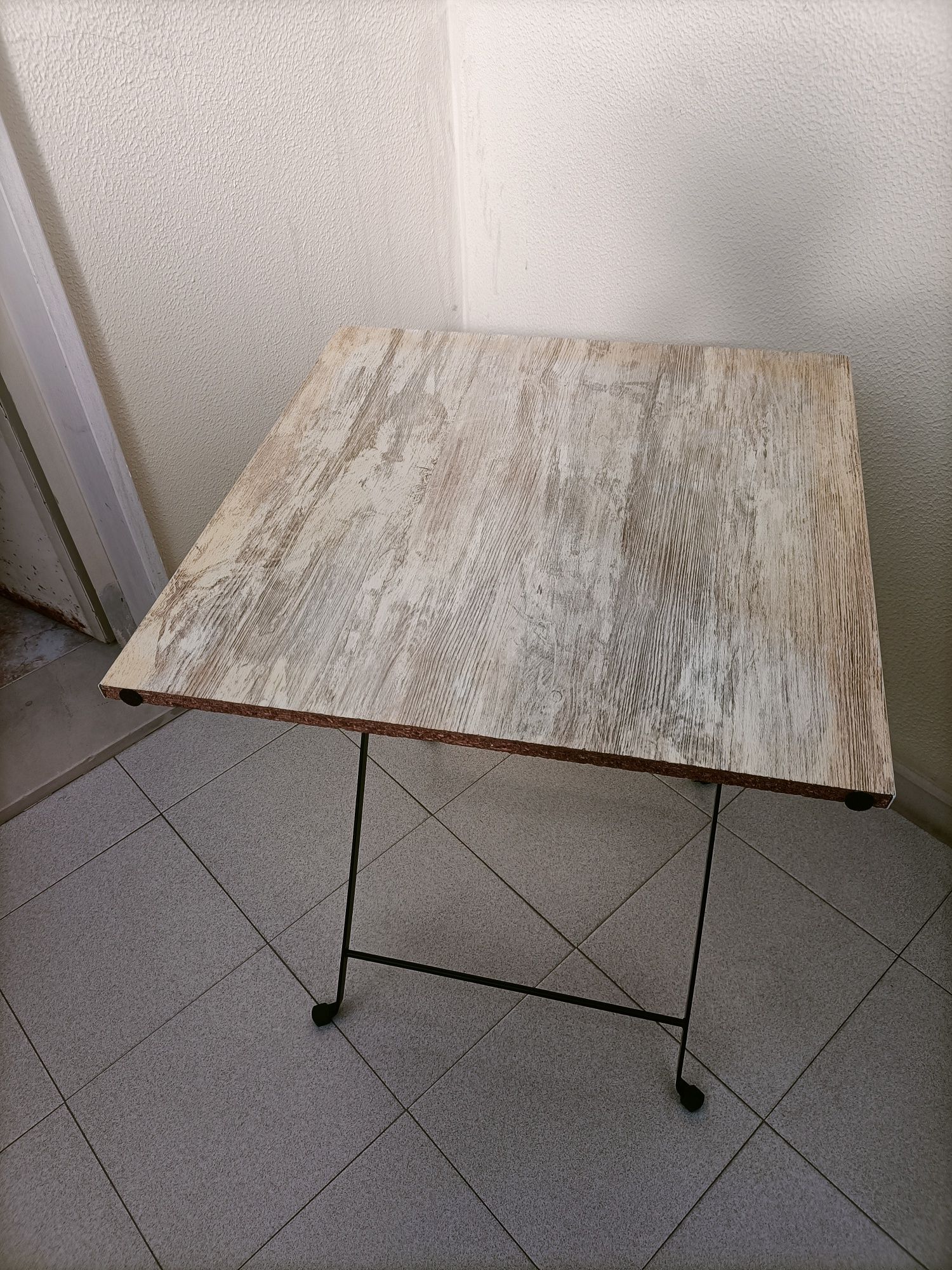 Mesa de de jardim ou apoio