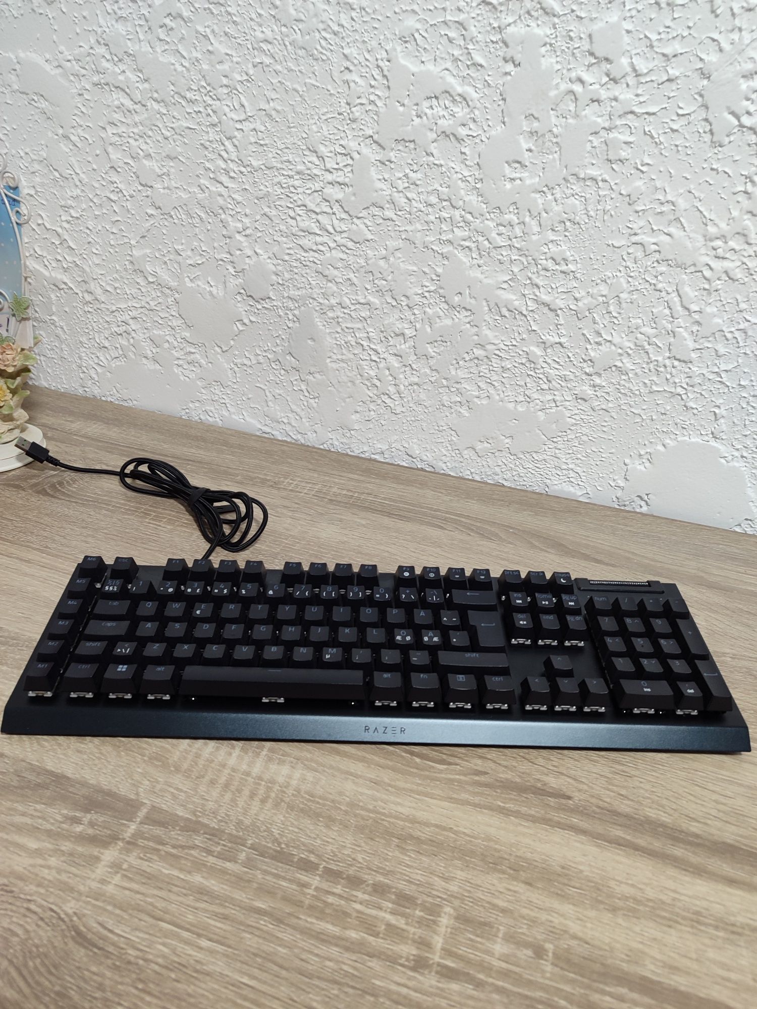 Клавіатура Razer  Blackwidov V4 X GREEN SWITCH USB RU BLACK