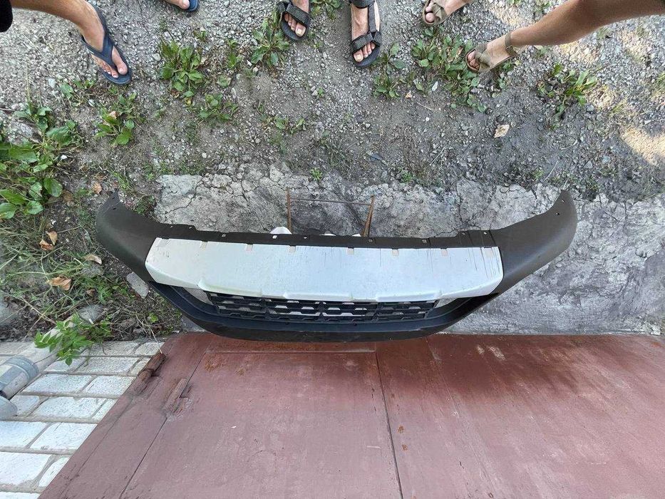 Губа юбка накладка переднего бампера в сборе на BMW X1 f48 2015-2019
