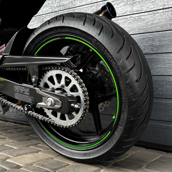 Продам мотоцикл Kawasaki Z800 (1433)