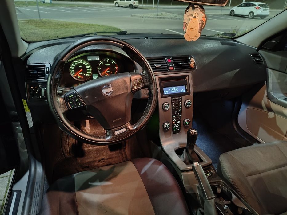 Volvo S40 II 2.0D 2004r