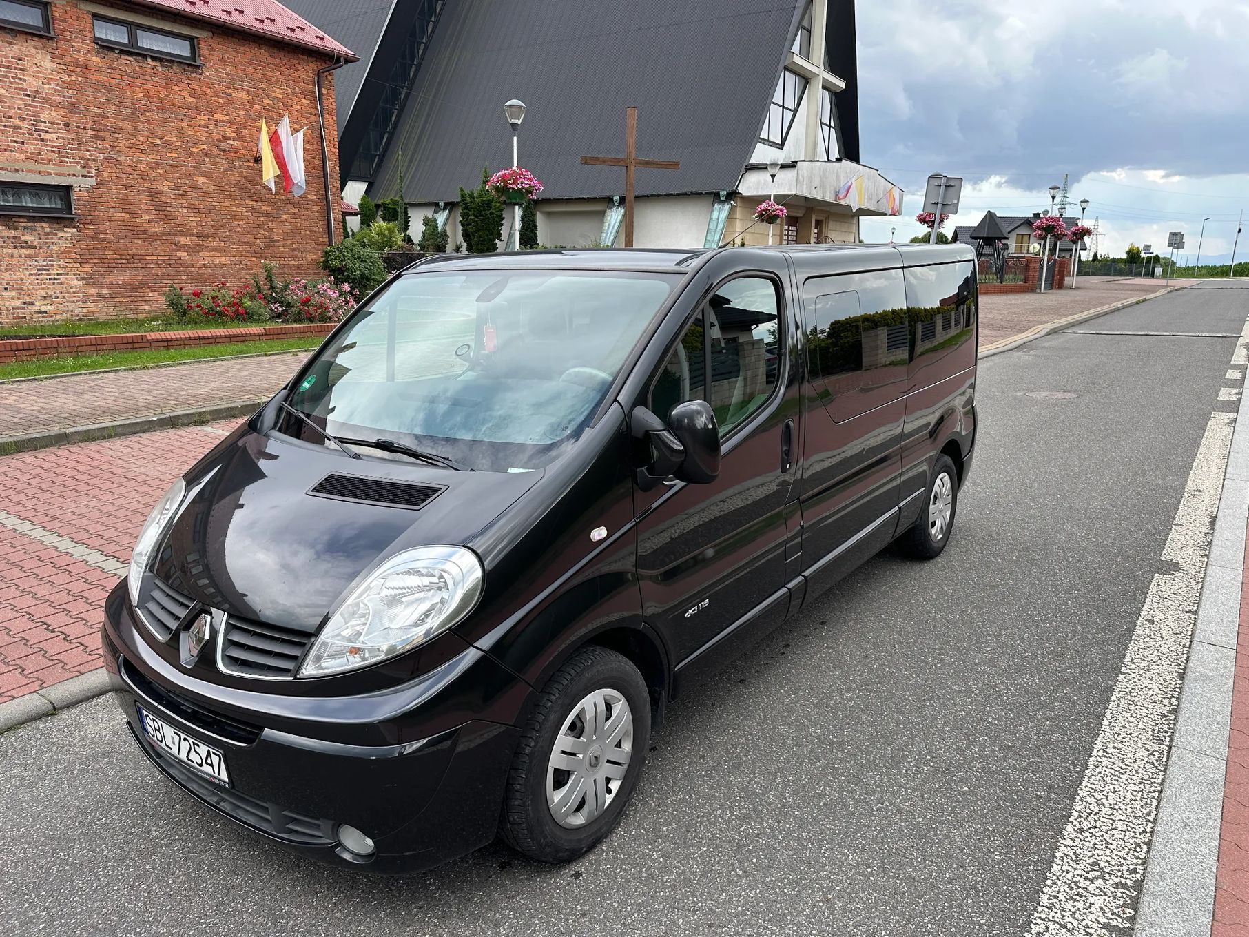 Renault Trafic Super stan 9 osobowy LONG 2x klima bezwypadkowy