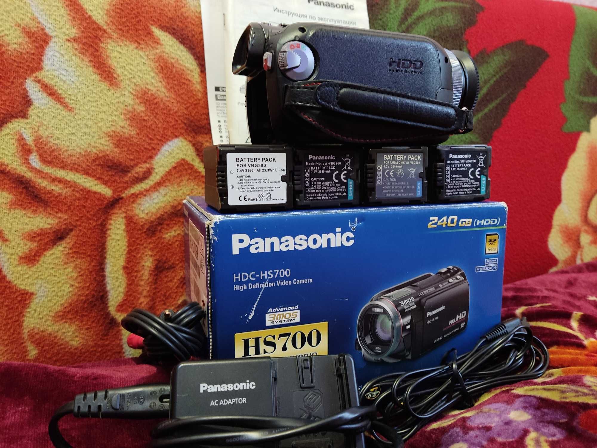 Відеокамера Panasonic HDC-HS700,