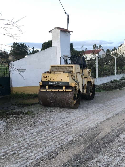 Aluguer de maquinas com manobrador