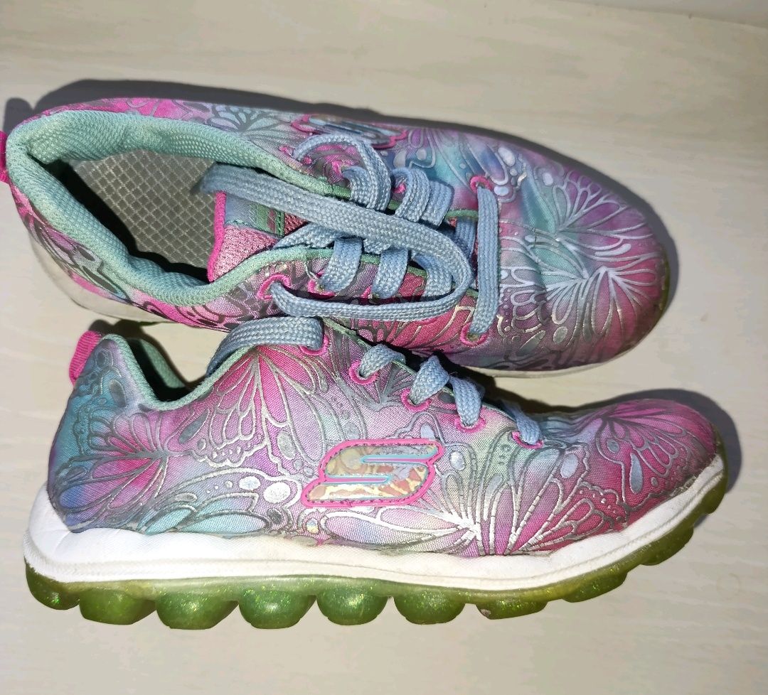 Кроссовки skechers для девочки.