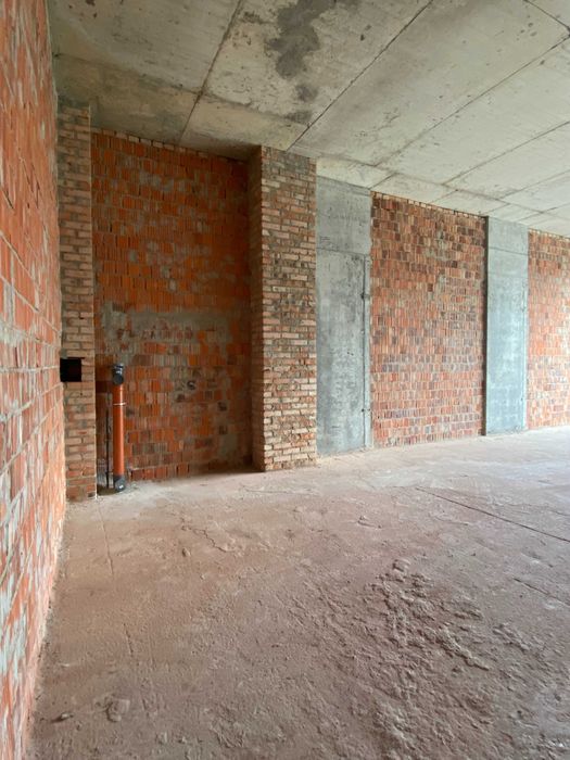 Оренда 60м2, 1 рік - 1грн., 2 рік - 18000грн., вул. К. Мікльоша 20А.