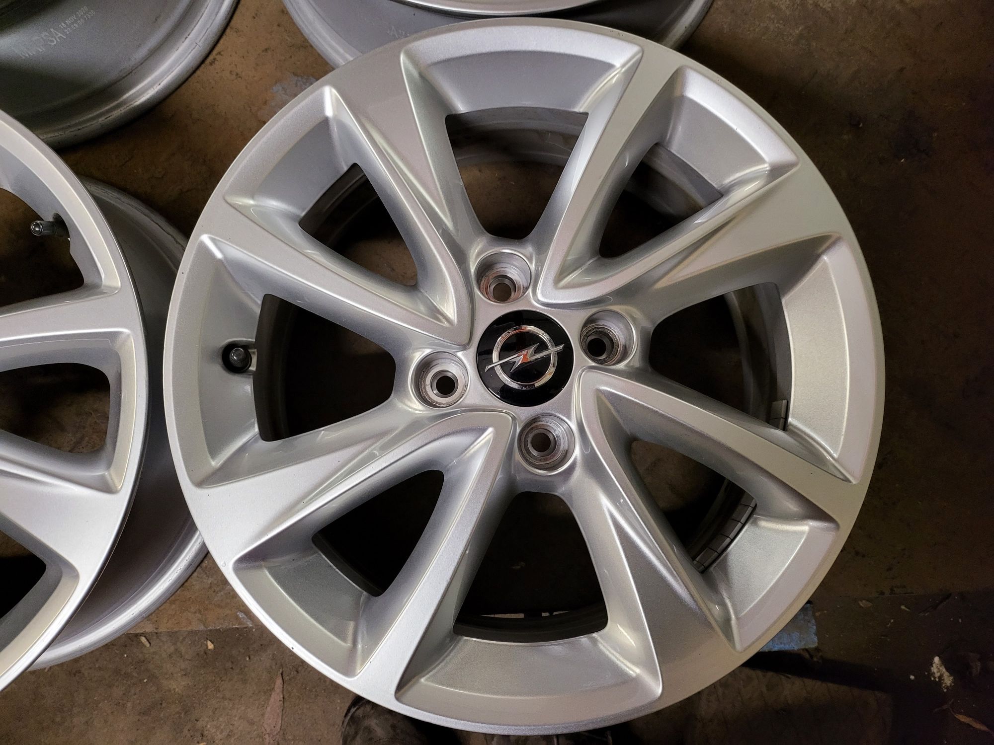 Alufelgi 16 Opel Corsa F 4x108 IS38