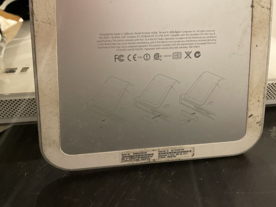 iMac A1200, com rato e teclado originais