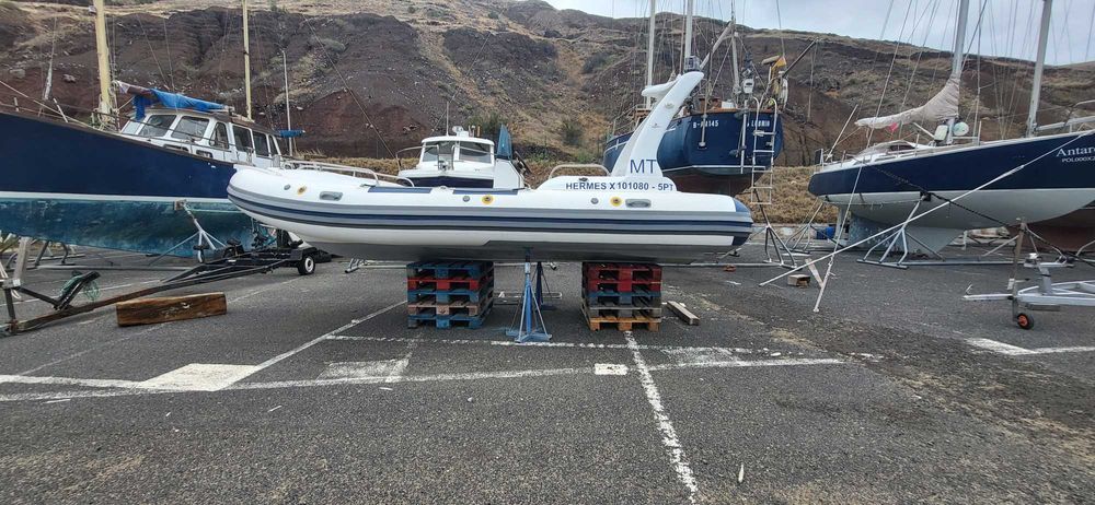 Barco 5.60m motor 100 honda novo