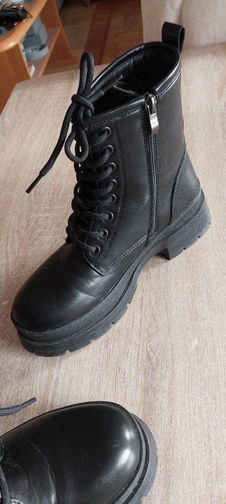 Czarne botki 36 Deichmann